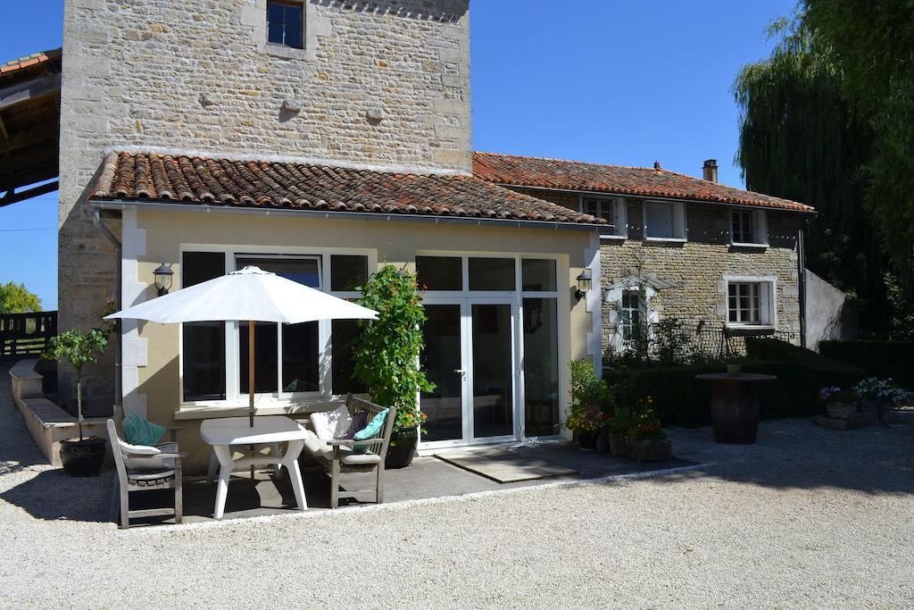 Le Moulin De Lusseau Bed and Breakfast Chef-Boutonne Exterior foto
